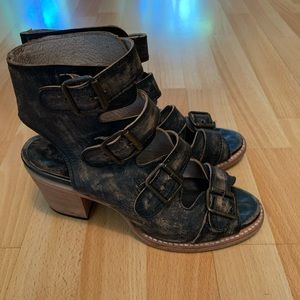 Freebird Quail Buckled Sandal Size 9